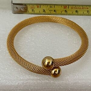 Vintage Elegant Gold Mesh Bangle